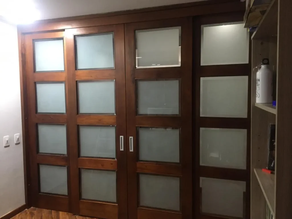 Fabricación de puertas en madera