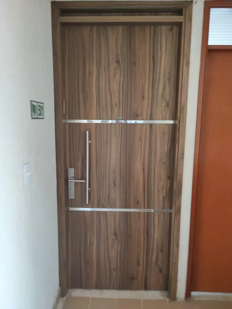 Fábrica de puertas en madera